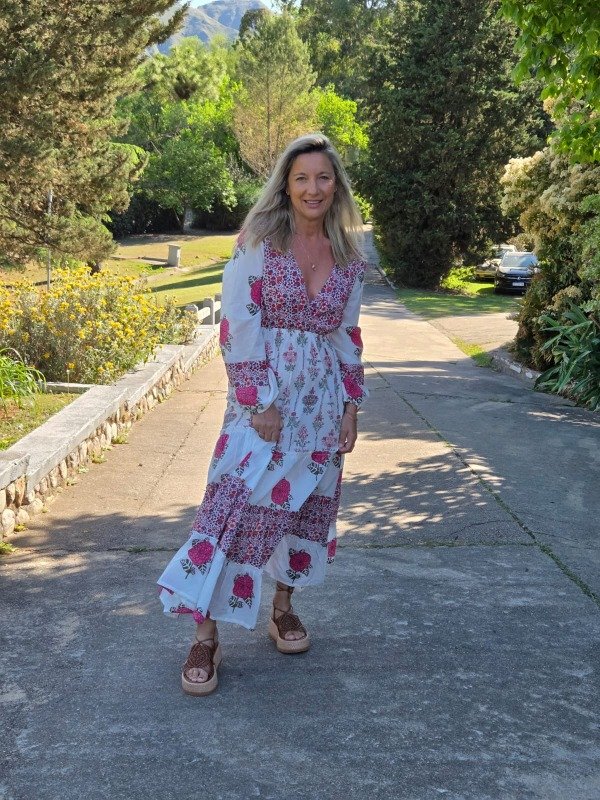 Producto - VESTIDO VAR'S ESTAMPADO CON ESPALDA DESCUBIERTA