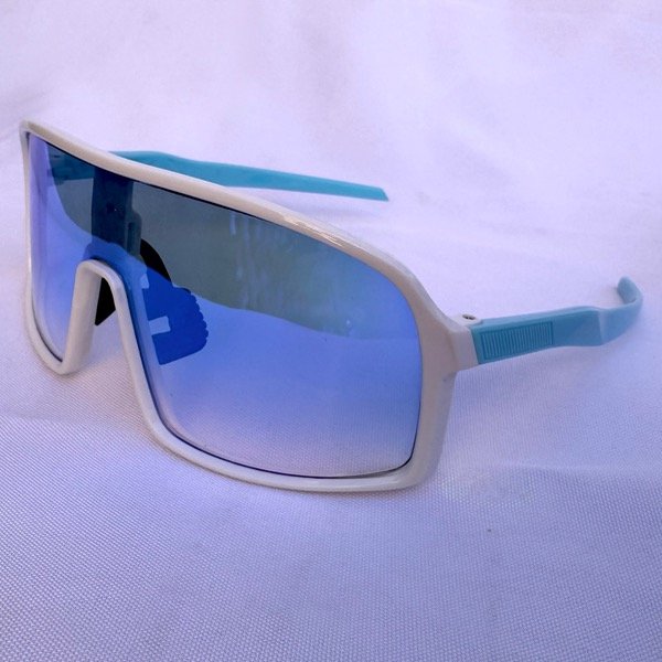 Producto - LENTES DEPORTIVOS GRANDES MARCO BLANCO Y LENTE AZUL
