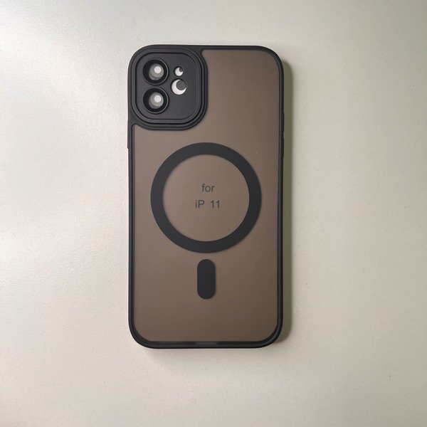 Producto - Funda mate negra MagSafe +  protector de cámara - iPhone 11