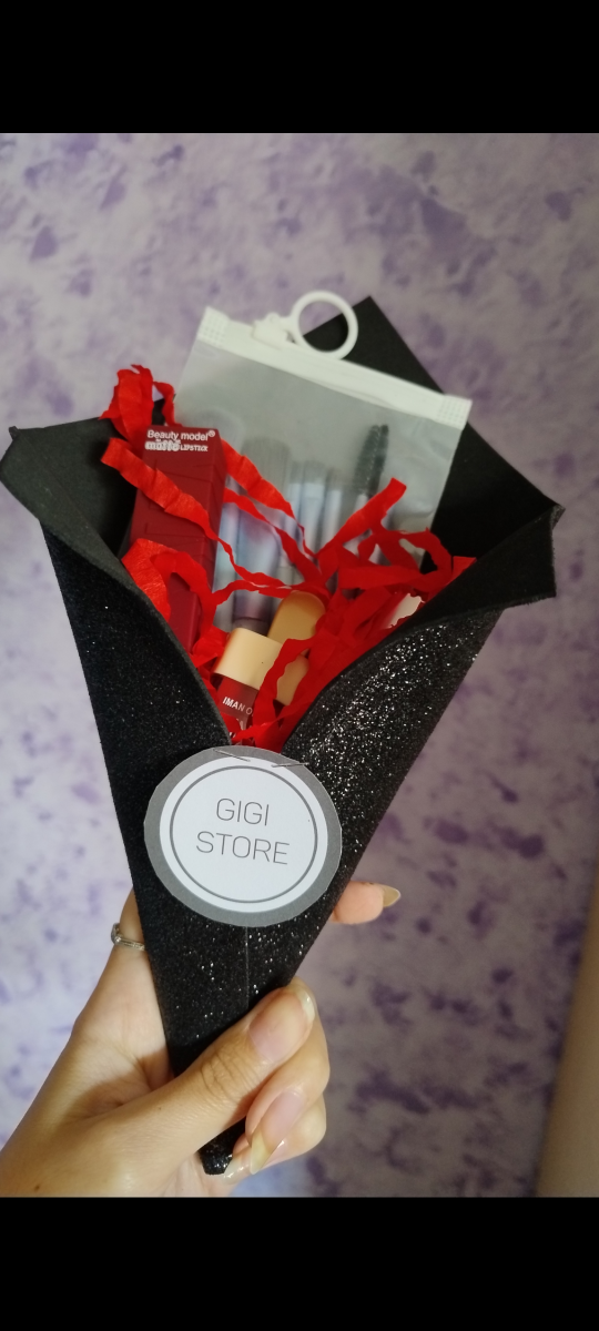 Producto - Ramo de maquillaje personalizado
