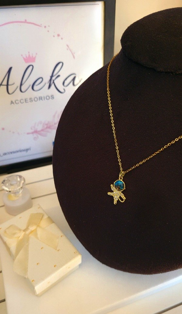 Producto - Collar astronauta de acero dorado - 4