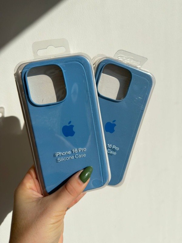 Producto - Silicone Case Iphone 16 pro azure
