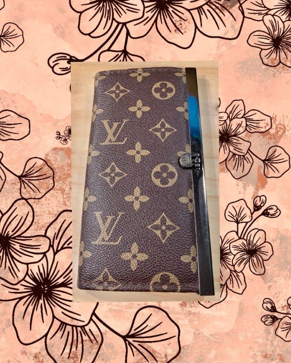 Producto - Billetera c/diseño LV símil cuero Marrón