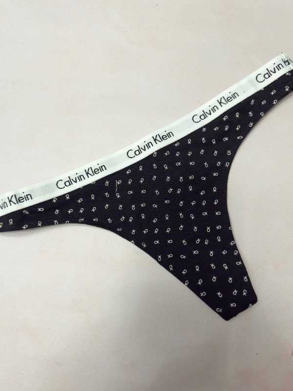 Producto - Less Calvin Klein 01579