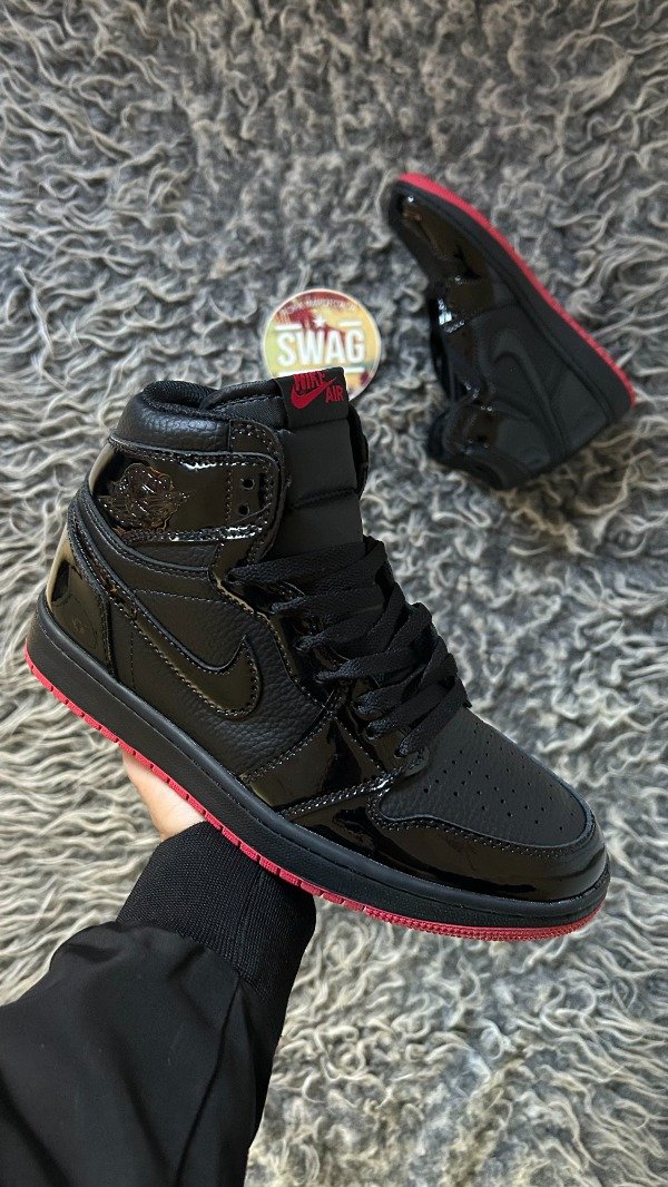 Producto - JORDAN RETRO 1 BLACK PATENT LASER