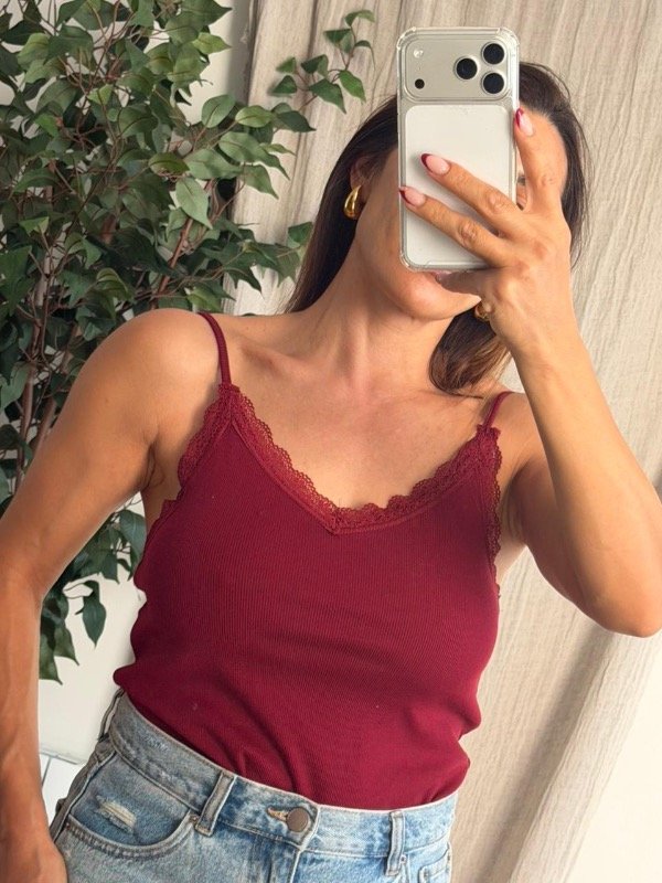 Producto - Musculosa Maybe.