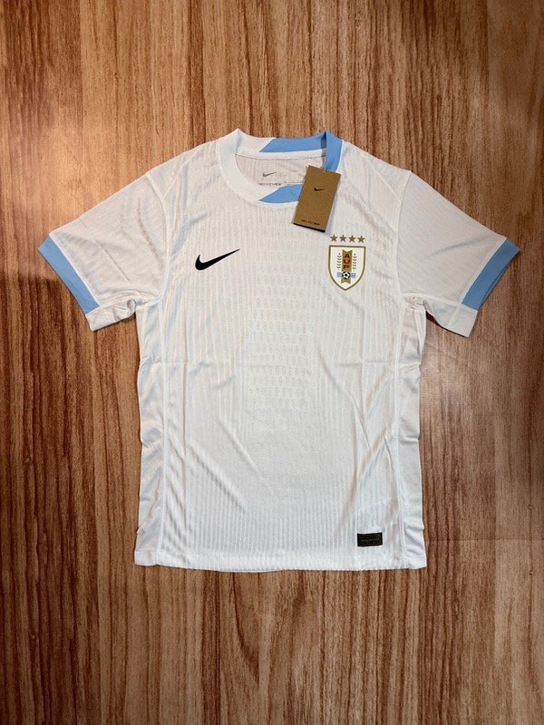 Producto - Uruguay titular versión jugador 25/26