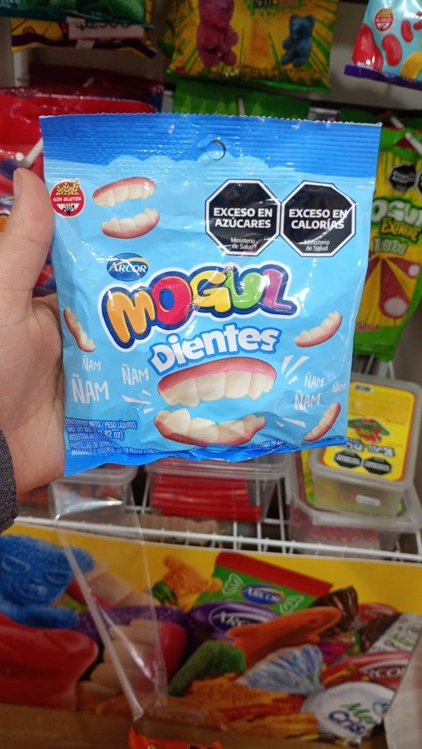 Producto - MOGUL DIENTITOS 80GR