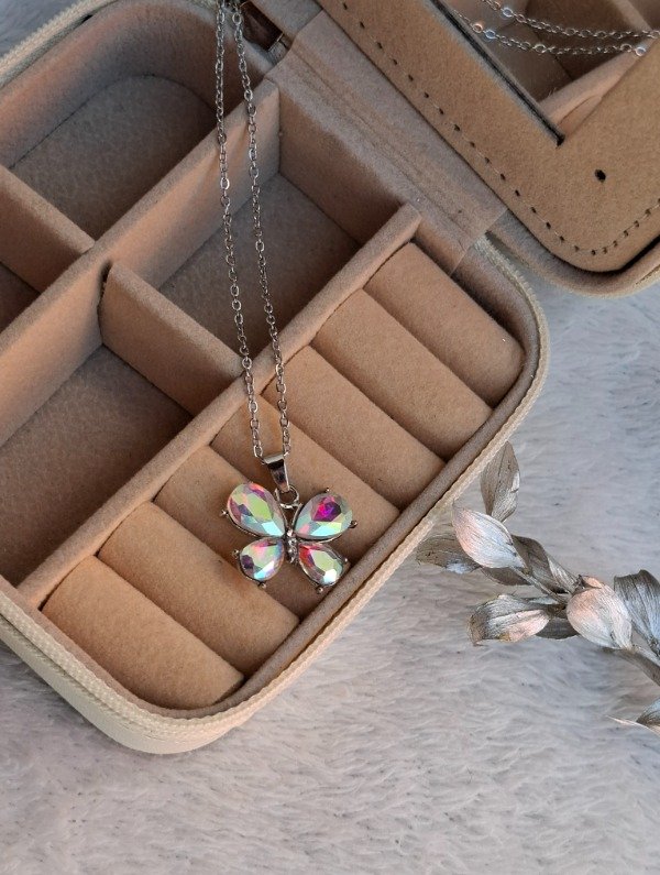 Producto - Collar de mariposa tornasol