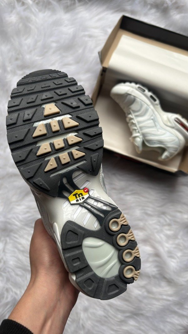 Producto - AIR MAX TN PLUS TRIPLE WHITE - 3