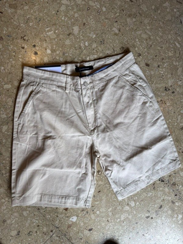 Producto - Bermuda gabardina premium beige