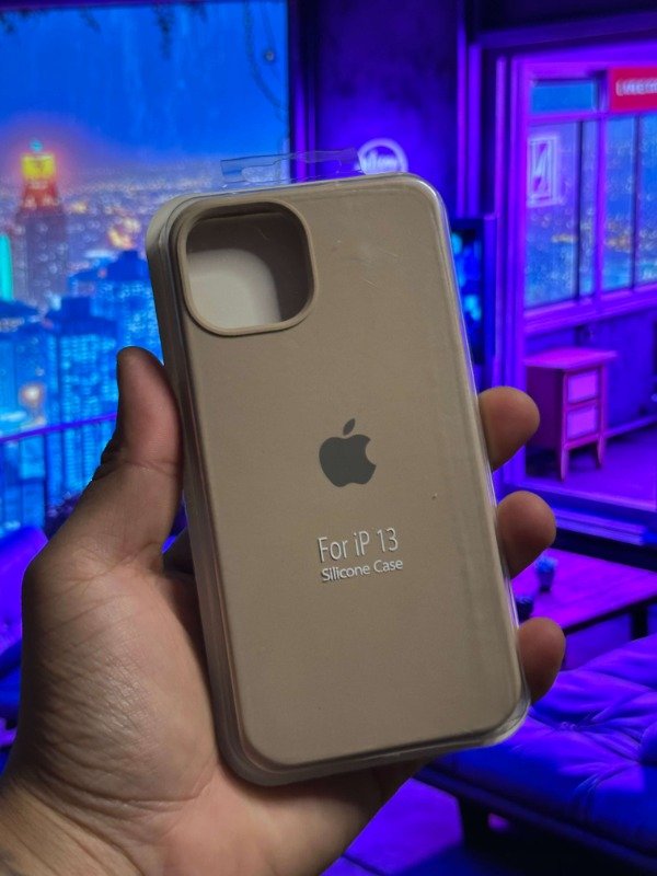 Producto - FUNDA SILICONE IPHONE 13 (MARRÓN TOPO)