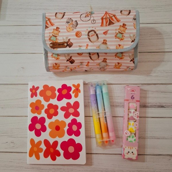 Producto - Cartuchera Plegable MN + Cuaderno + Resaltadores Patitas