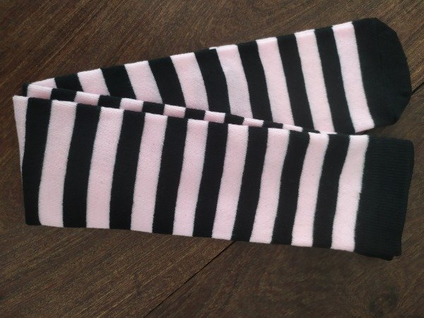 Producto - Bucanera rayada líneas finas rosa y negra