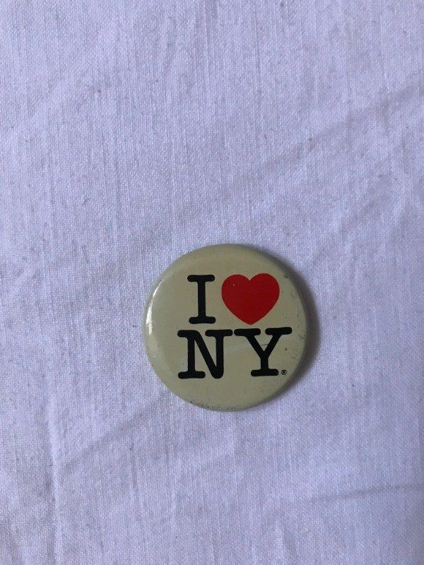 Producto - Vintage "I LOVE N.Y." pin.