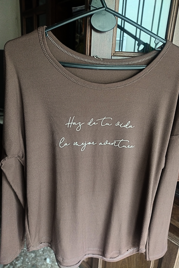 Producto - R- 1029  Remera Aventura