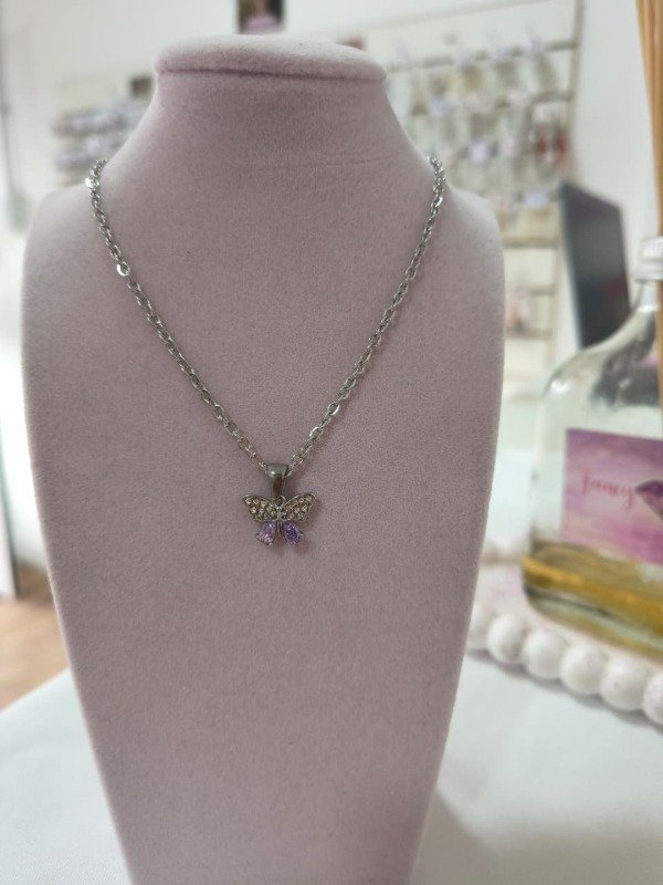 Producto - Cadenita mariposa lila aq