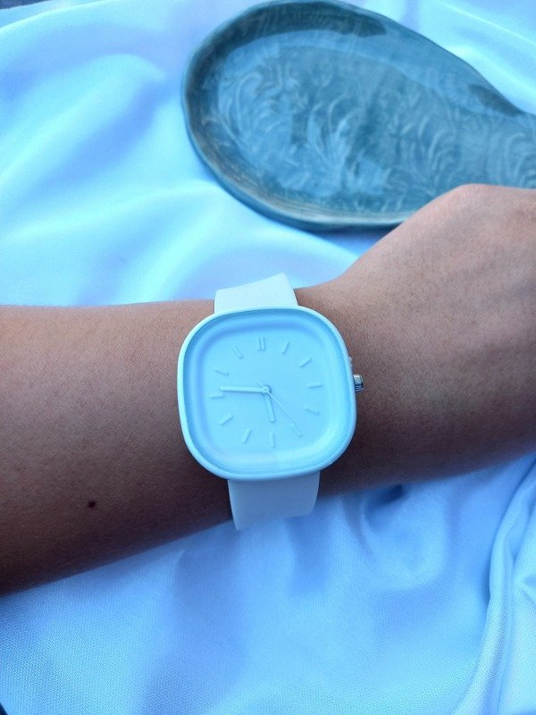 Producto - reloj retro white