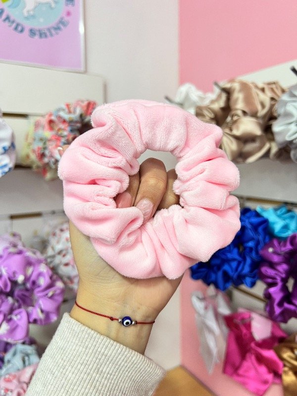 Producto - SCRUNCHIE PLUSH ROSA