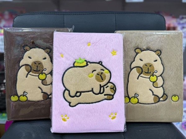 Producto - Cuaderno peluche capybara