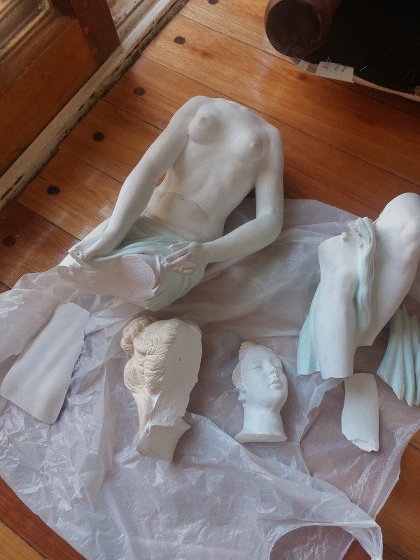 Producto - Mujer en yeso