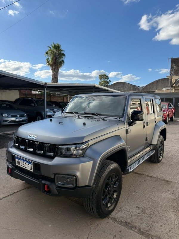 Baic Bj40 Plus 2.0t 4WD AT 2025 en venta – Centenario Automotores