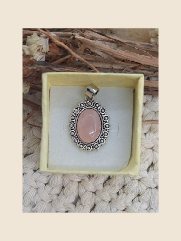 Producto - Dije camafeo cuarzo rosa