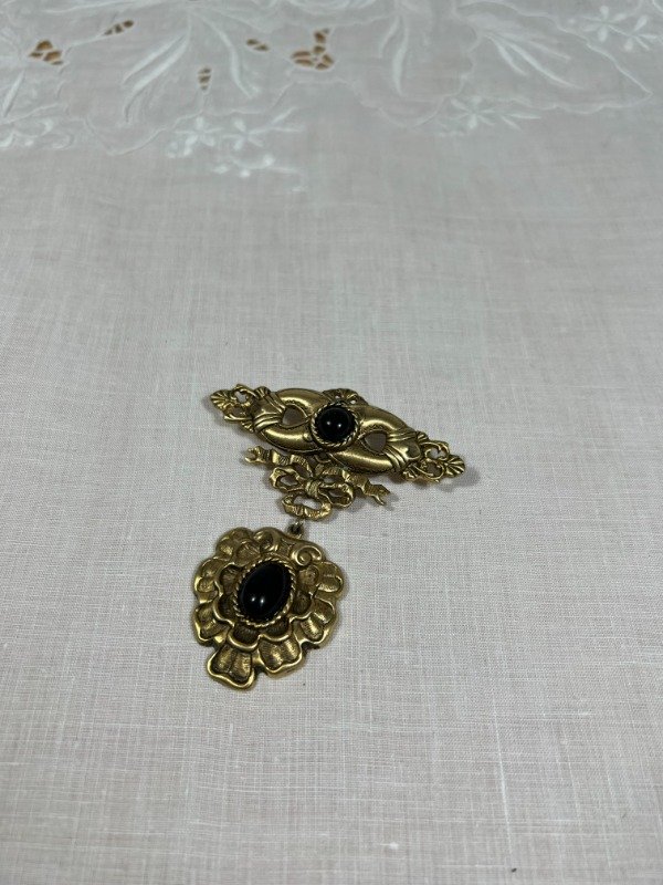 Producto - Gran broche dorado y negro