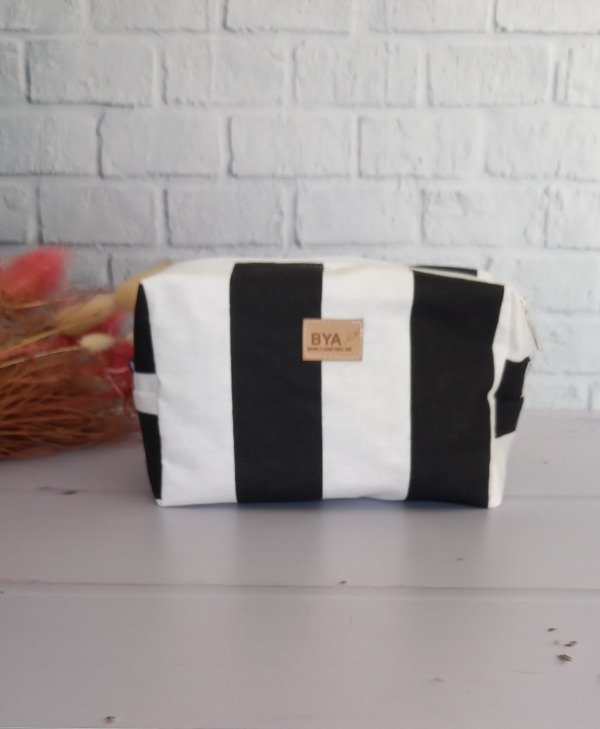 Producto - Neceser Rayado Negro