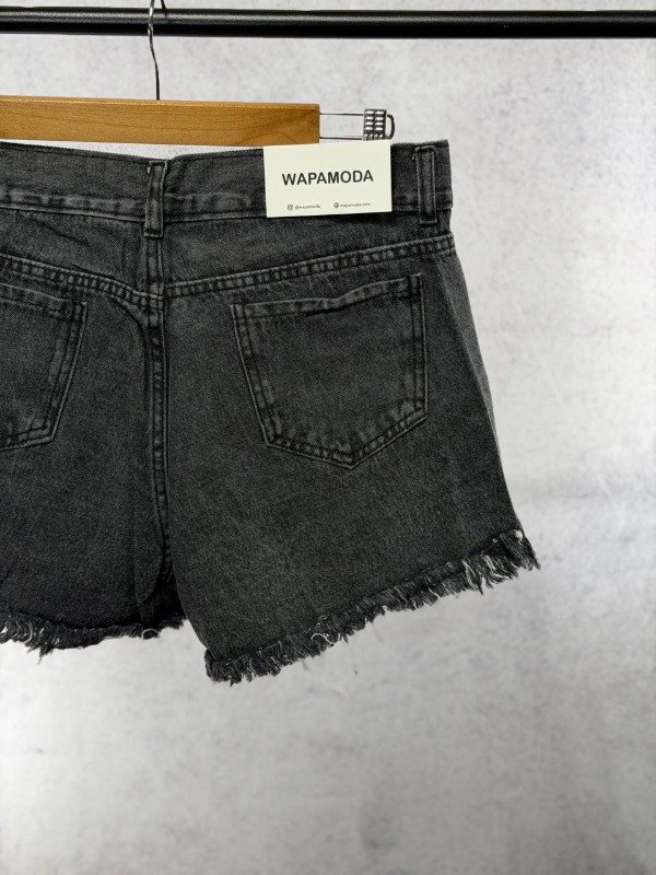 Producto - SHORT CUORE GRIS RIGIDO - 3