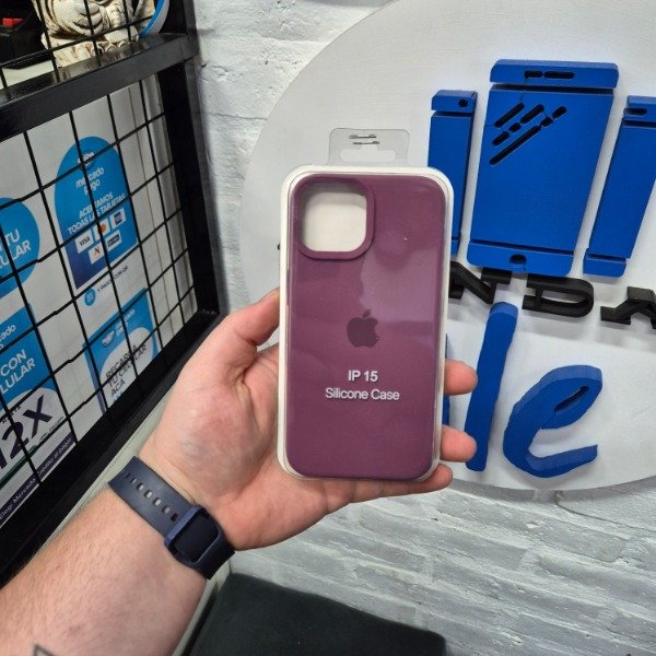 Producto - Silicone Case Vino - iPhone 15