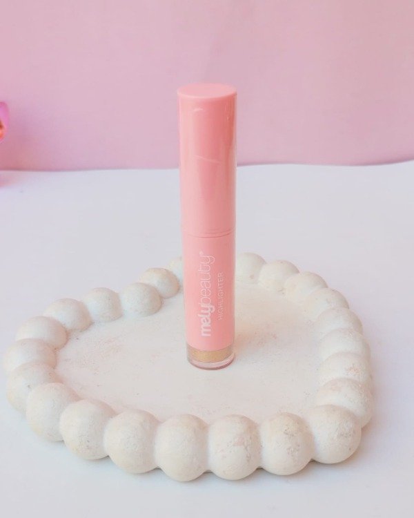 Producto - Iluminador dorado en barra Mely