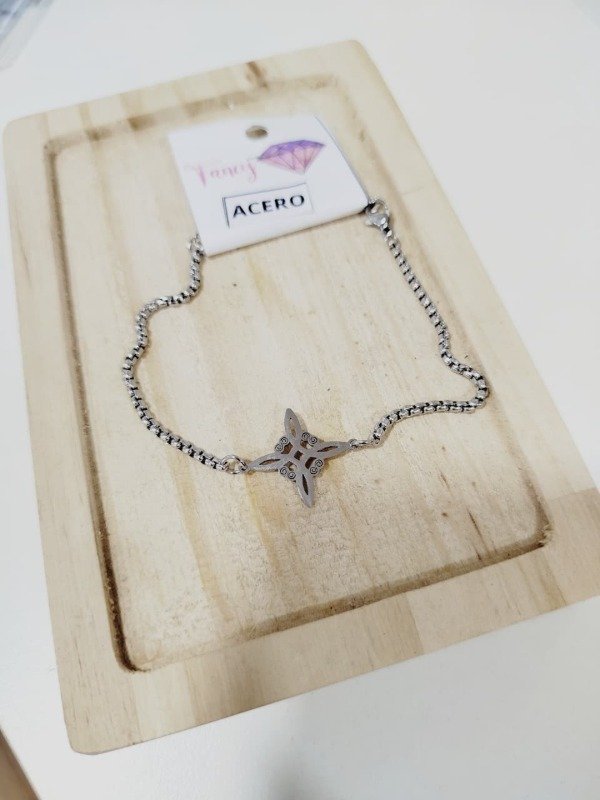 Producto - Pulsera nudo de bruja