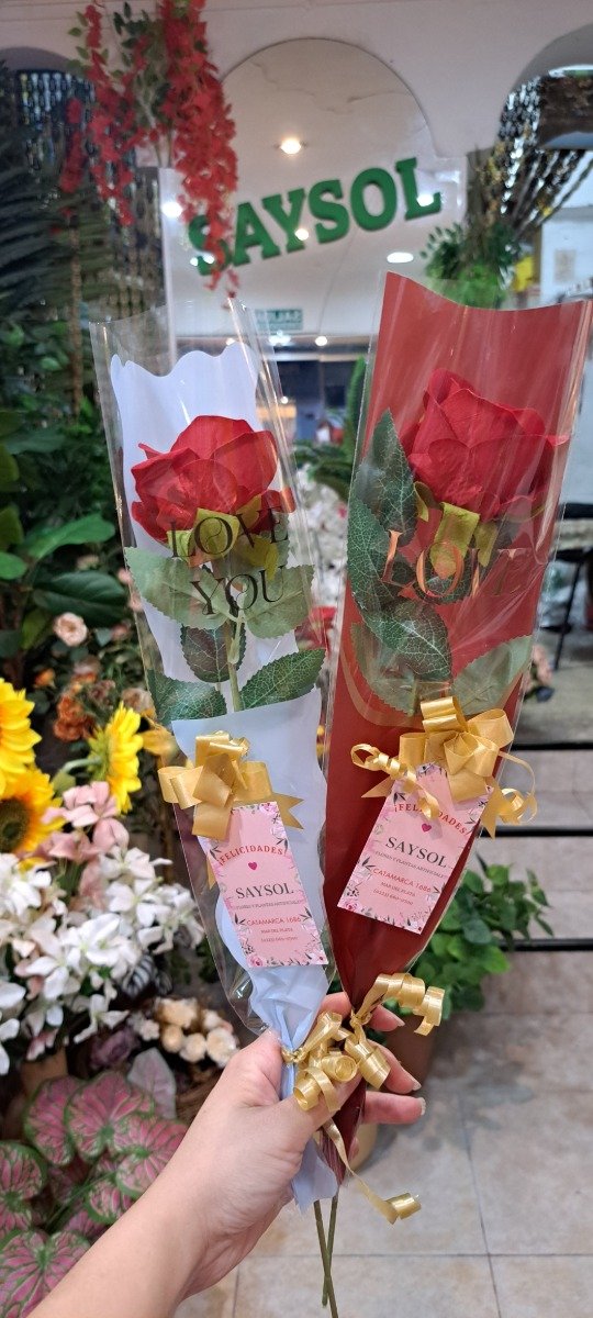 Producto - ROSA INDIVIDUAL DE TERCIOPELO ROJO