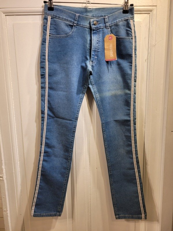 Producto - Jean GEPETTO chupin elastizado Nuevo con etiqueta Talle 16 años - PRECIO: 27X