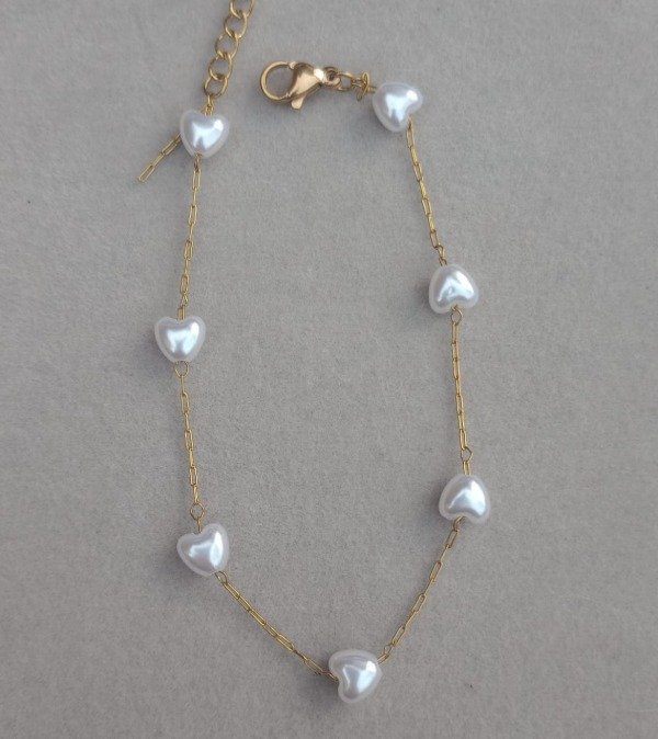 Producto - Pulsera Dorada con Corazones de Perlas