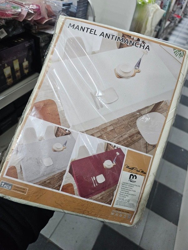 Producto - MANTEL ANTIMANCHA REDONDA 180CM