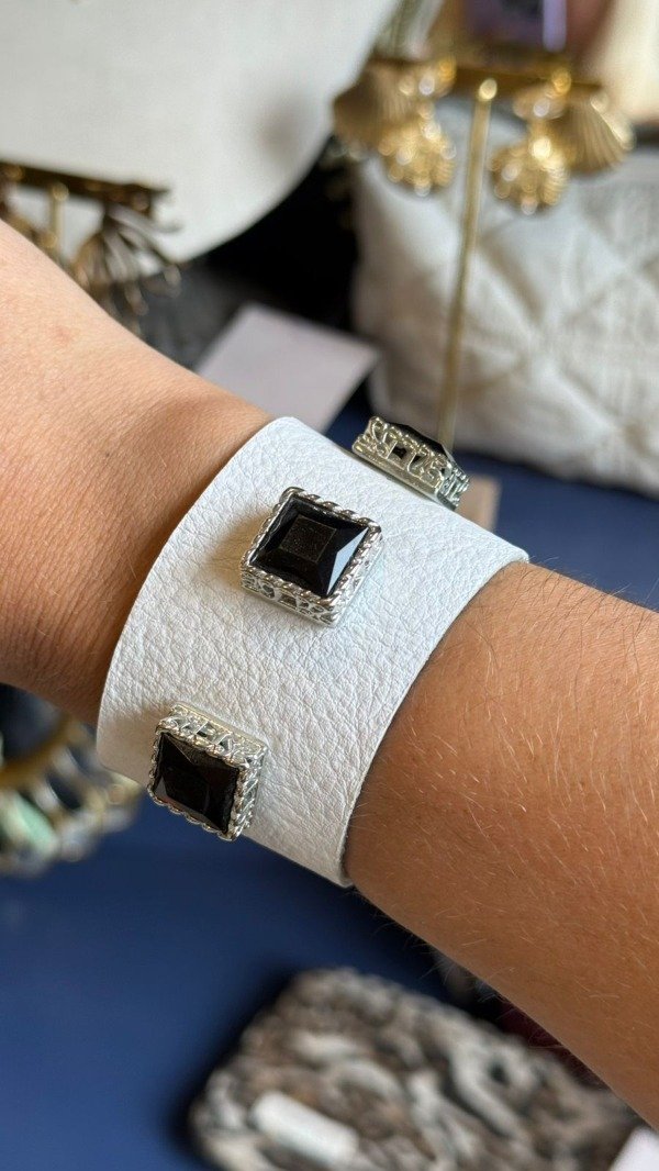 Producto - Brazalete White