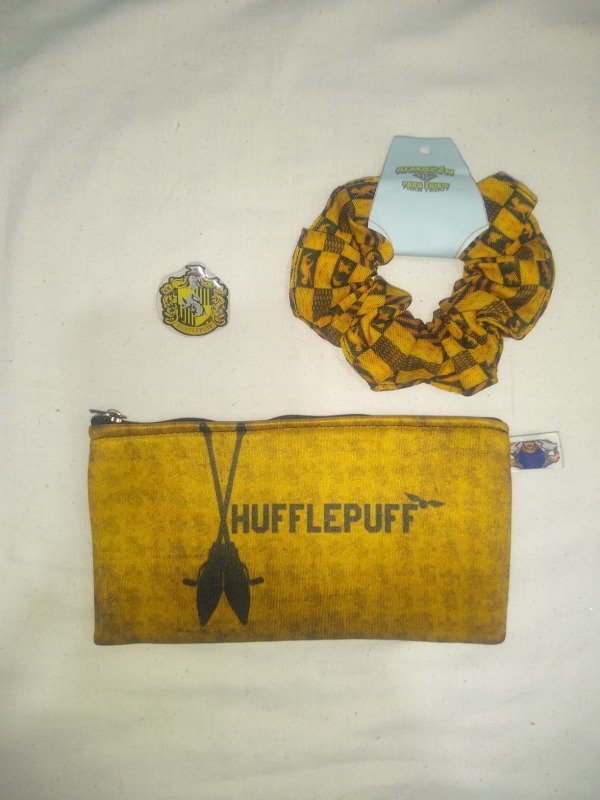Producto - Combo Hufflepuff 3 c/cartuchera