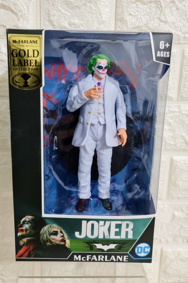 Producto - Figura Joker guason 18 cm con base edición limitada traje blanco