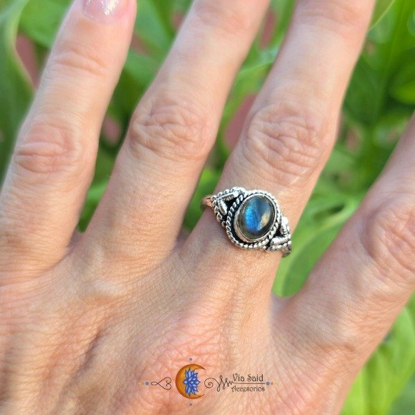 Producto - Anillo Hindú "Vanha" - Labradorita  (Piedra 7 x 9 mm) / Talle: 19 mm