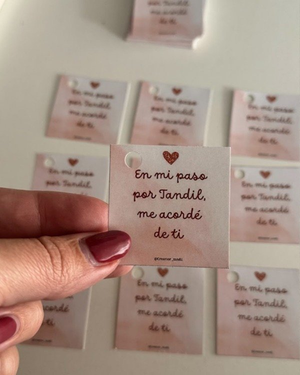 Producto - Tarjetitas cuadradas de 5 cm en papel grueso de 300 gr (sin adhesivo)