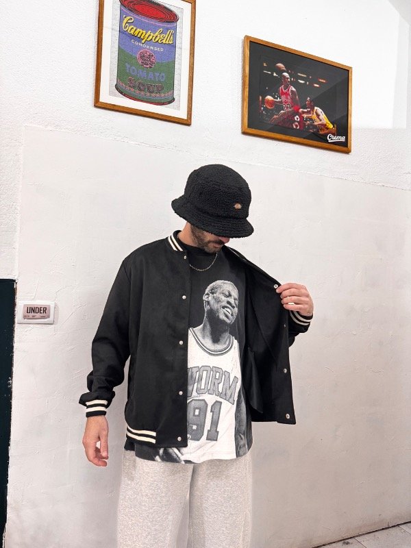 Producto - CAMPERA BOMBER UNIVERSITARIA NEGRA - 5