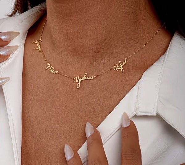 Producto - Collar nombre 4 nombres dorado