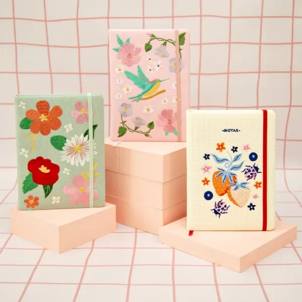 Producto - Cuaderno a5 bordado