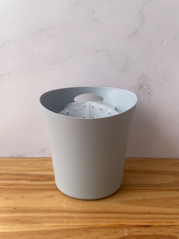 Producto - Escurridor Gris claro