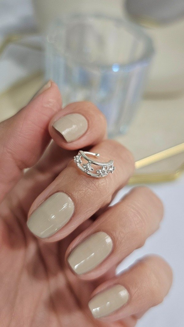 Producto - Cuff a presión florcitas cubic. Plata