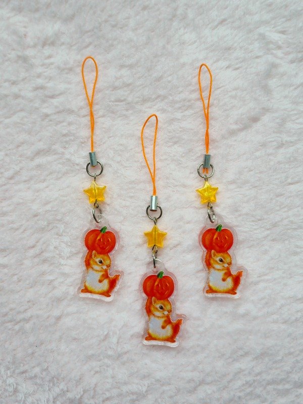 Producto - Charm ardillita halloween