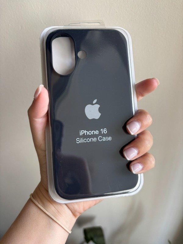 Producto - Silicone Case Negra Iphone 16