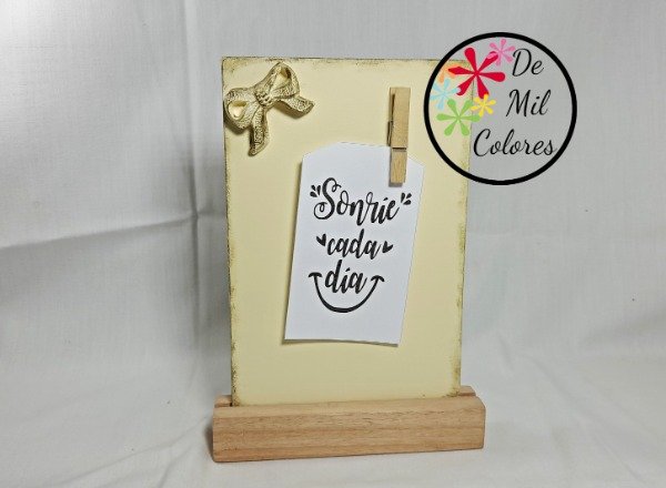 Producto - Porta Notas con moldura moño color amarillo crema